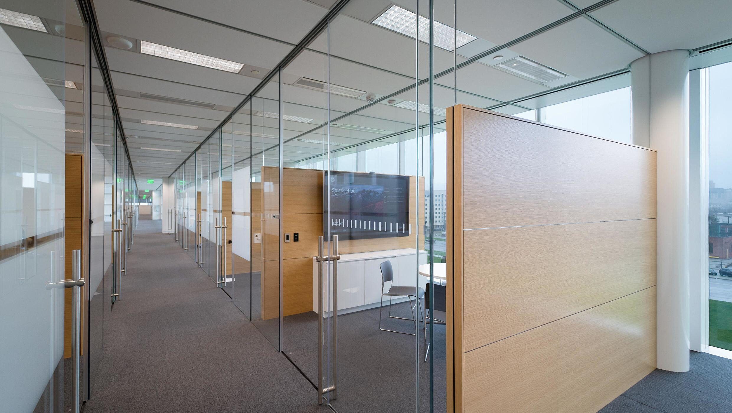 DIRTT Glass Hallway